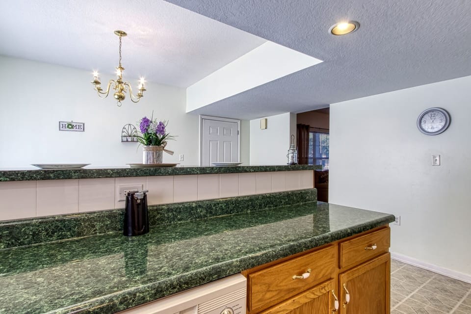 Condo, 2 Bedrooms | Private kitchen | Fridge, oven, coffee/tea maker, toaster