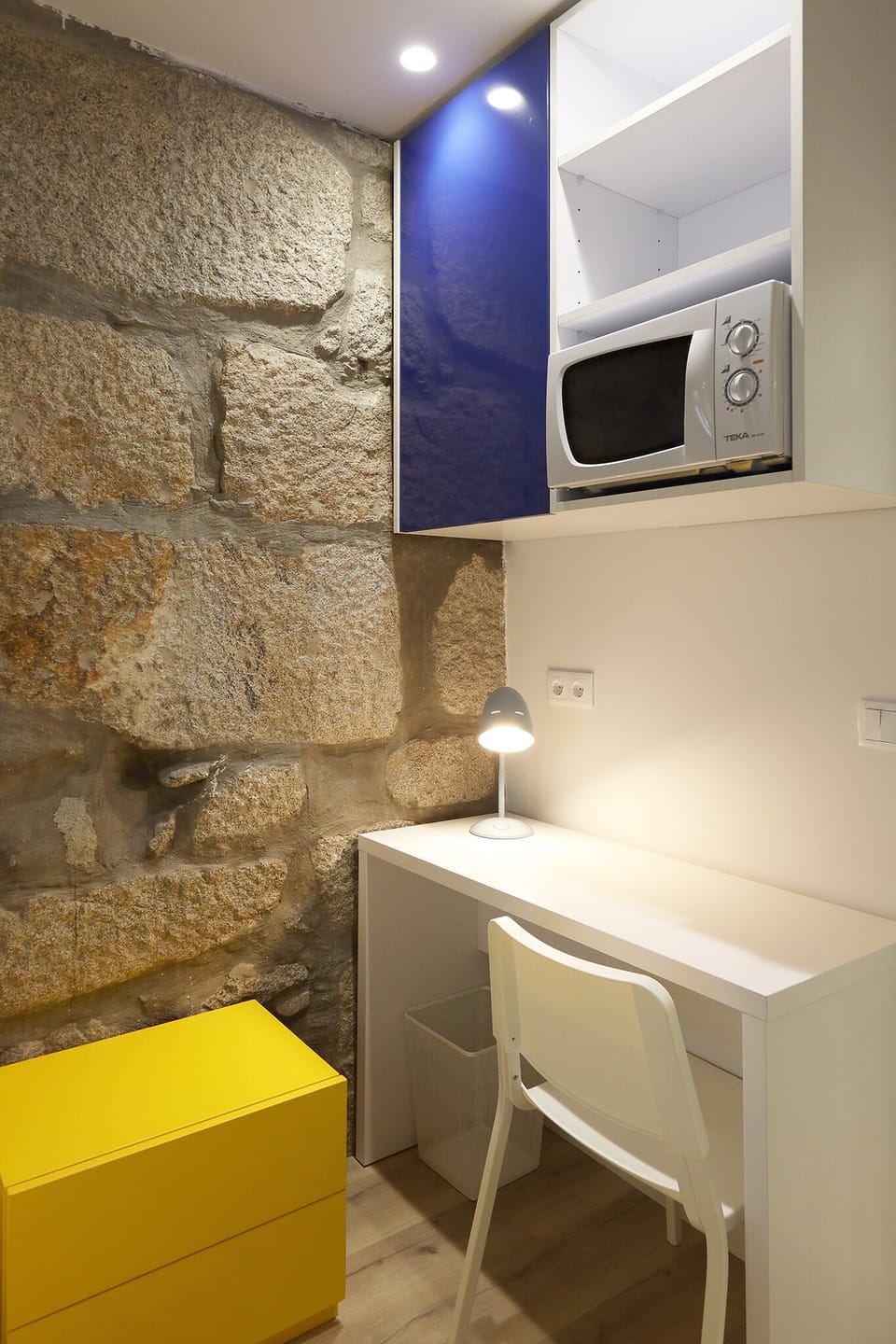 Basic Twin Room | Desk, free WiFi