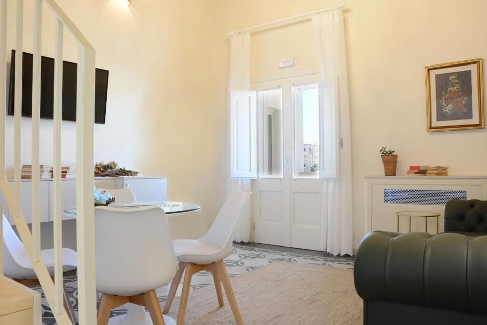 Studio Suite | Premium bedding, down comforters, pillowtop beds, minibar