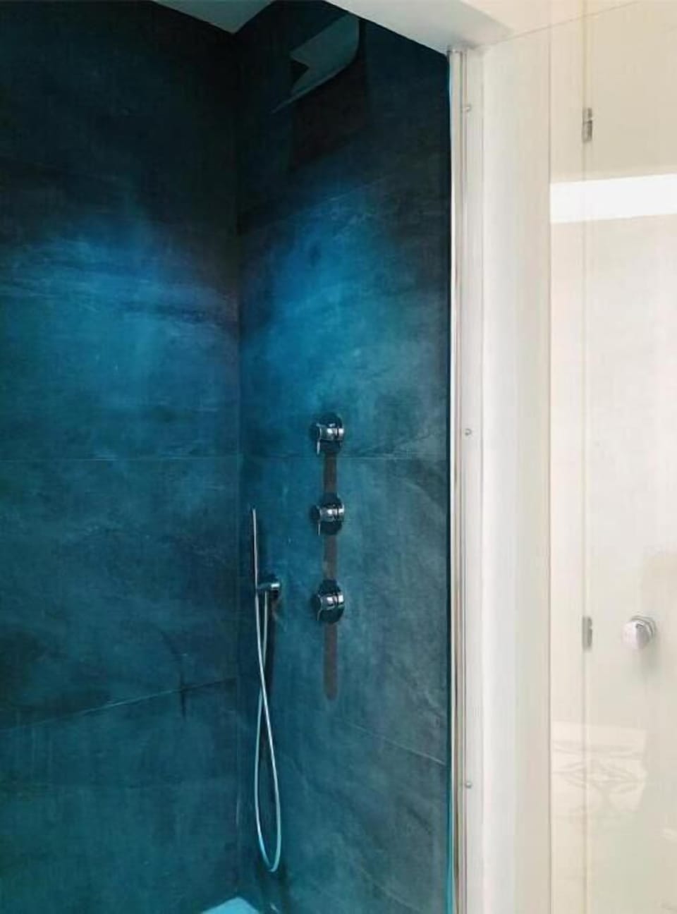 Studio Suite | Bathroom | Hair dryer, bidet, towels, soap