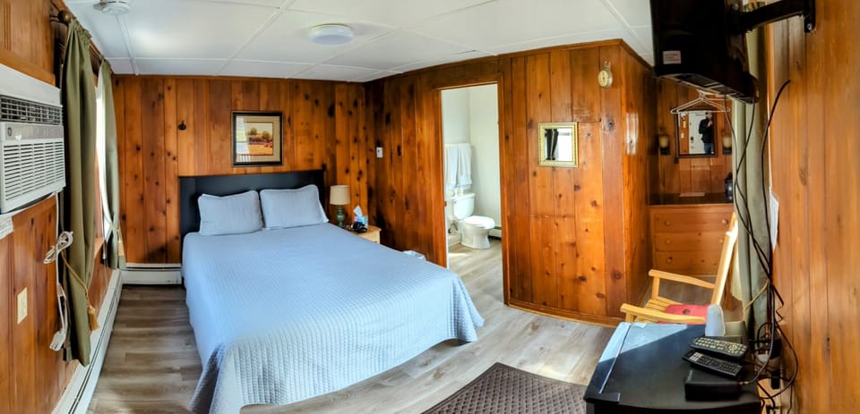 Double Room 1 - 1 Queen Bed | Premium bedding, minibar, free WiFi, bed sheets