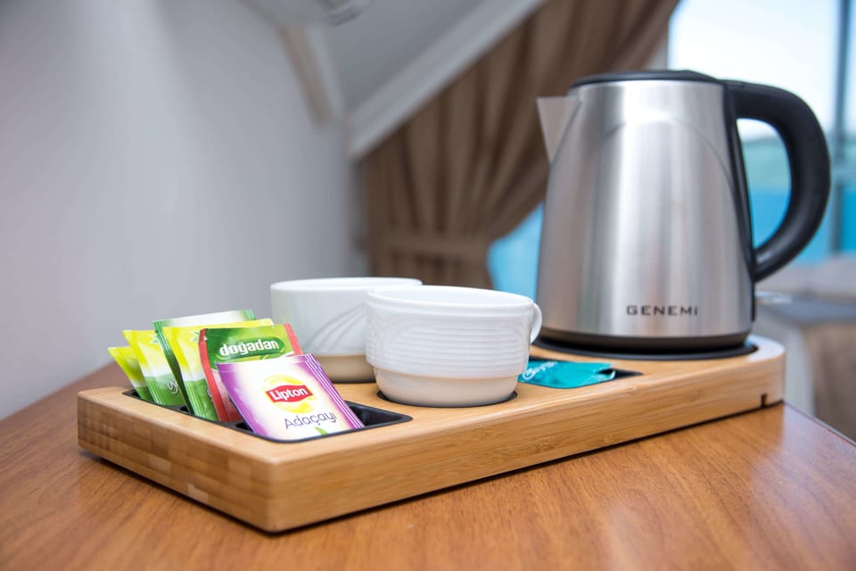 Standard Room, Sea View | Coffee and/or coffee maker