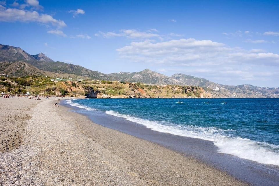 Beach nearby, 20 beach bars