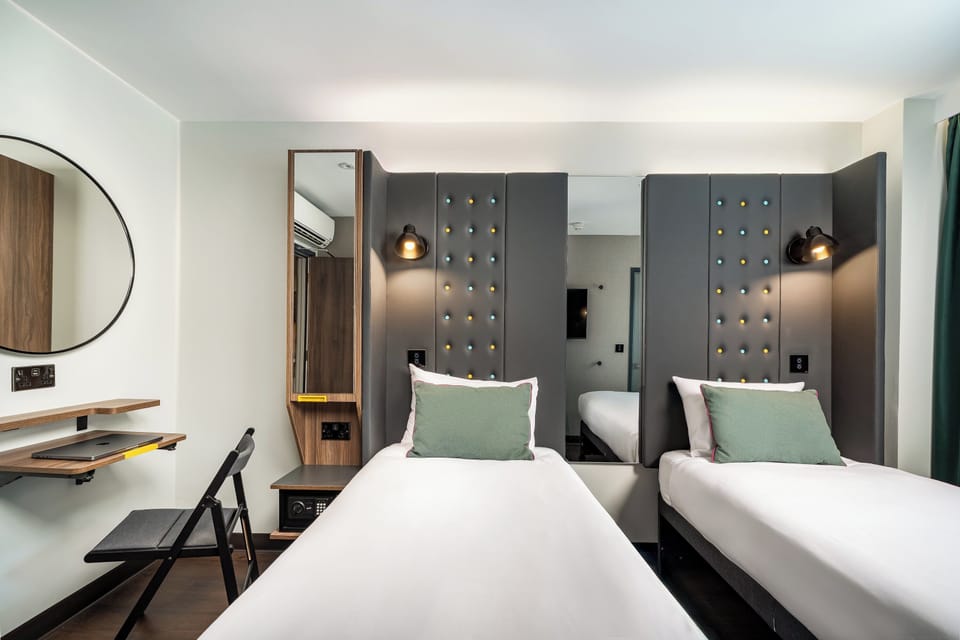 Cosy Twin with Window | In-room safe, desk, laptop workspace, blackout drapes