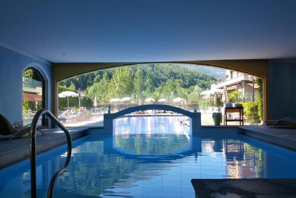 Indoor/outdoor pool