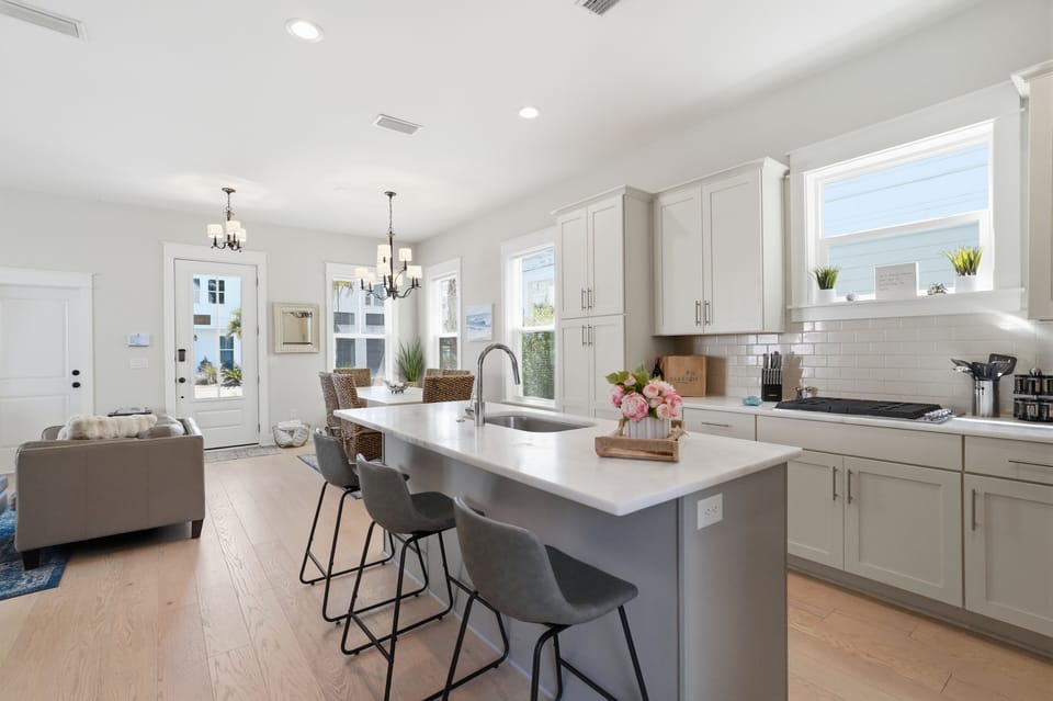 House, 3 Bedrooms | Private kitchen | Fridge, oven, coffee/tea maker, toaster