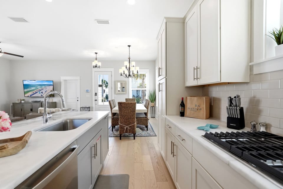 House, 3 Bedrooms | Private kitchen | Fridge, oven, coffee/tea maker, toaster