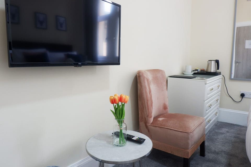 Classic Double Room, Ensuite, City View (Room 2 2nd floor) | Free WiFi, bed sheets