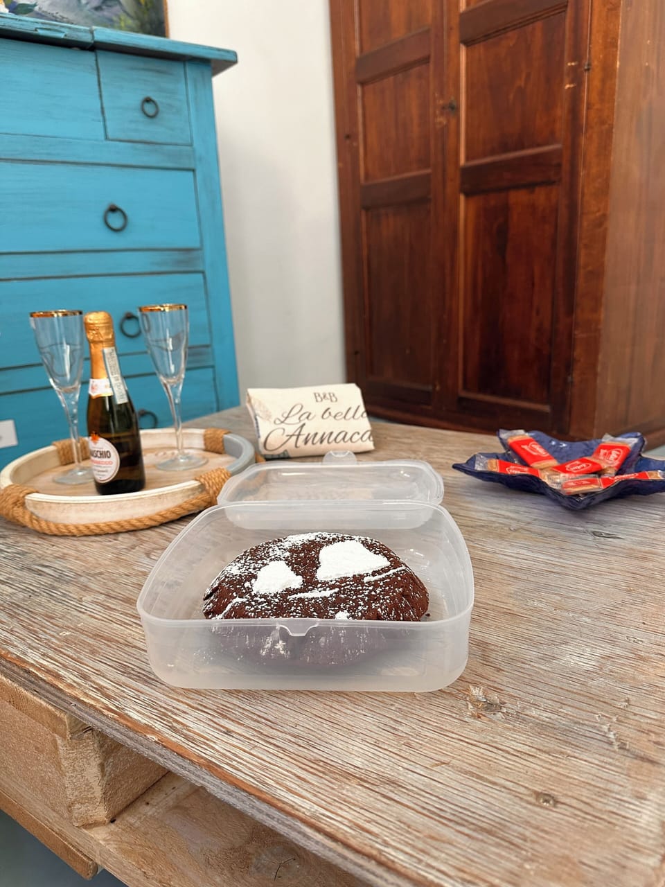Deluxe Room, 1 Bedroom, Non Smoking | In-room dining