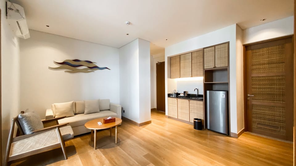 Two Bedrooms King Twin Villa | Premium bedding, desk, WiFi (free), bed sheets