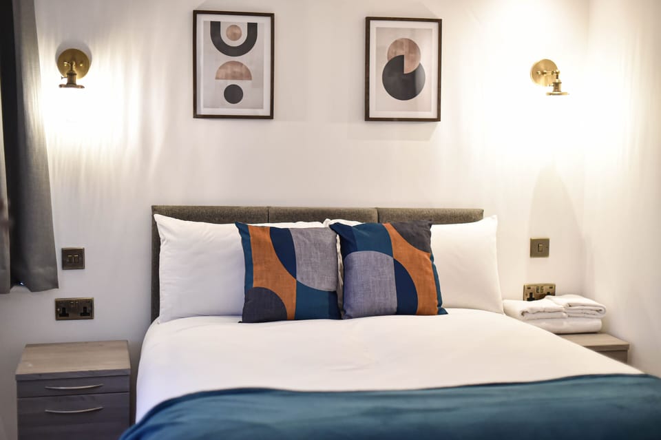 Iron/ironing board, free WiFi