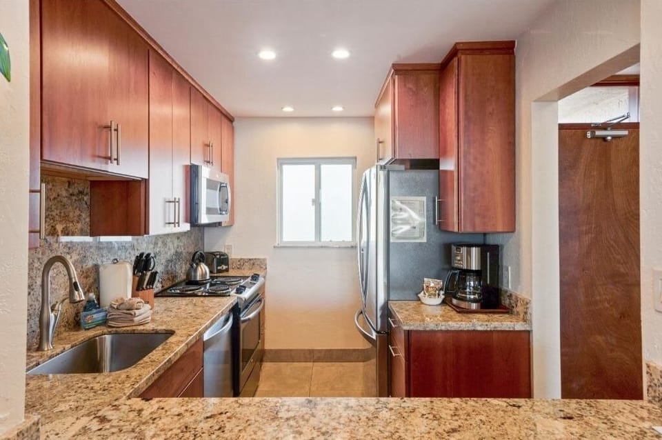 Condo, 2 Bedrooms | Private kitchen | Coffee/tea maker, fridge, oven, toaster