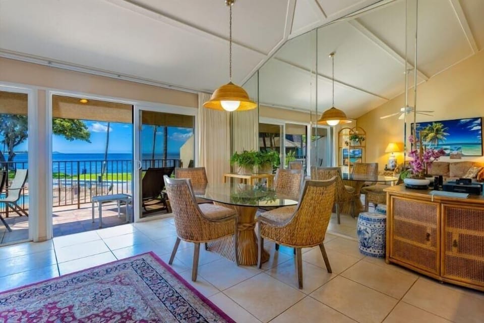 Condo, 2 Bedrooms | Dining