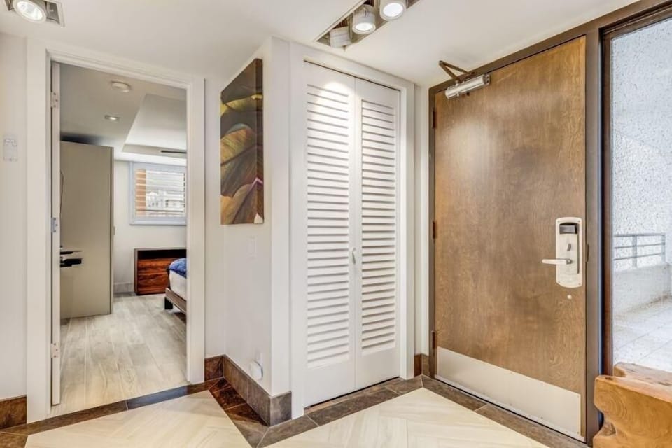 Condo, 2 Bedrooms | Interior