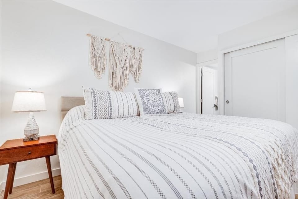 Condo, 1 Bedroom | 1 bedroom, WiFi (free)