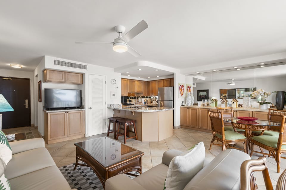 Condo, 1 Bedroom | Living area