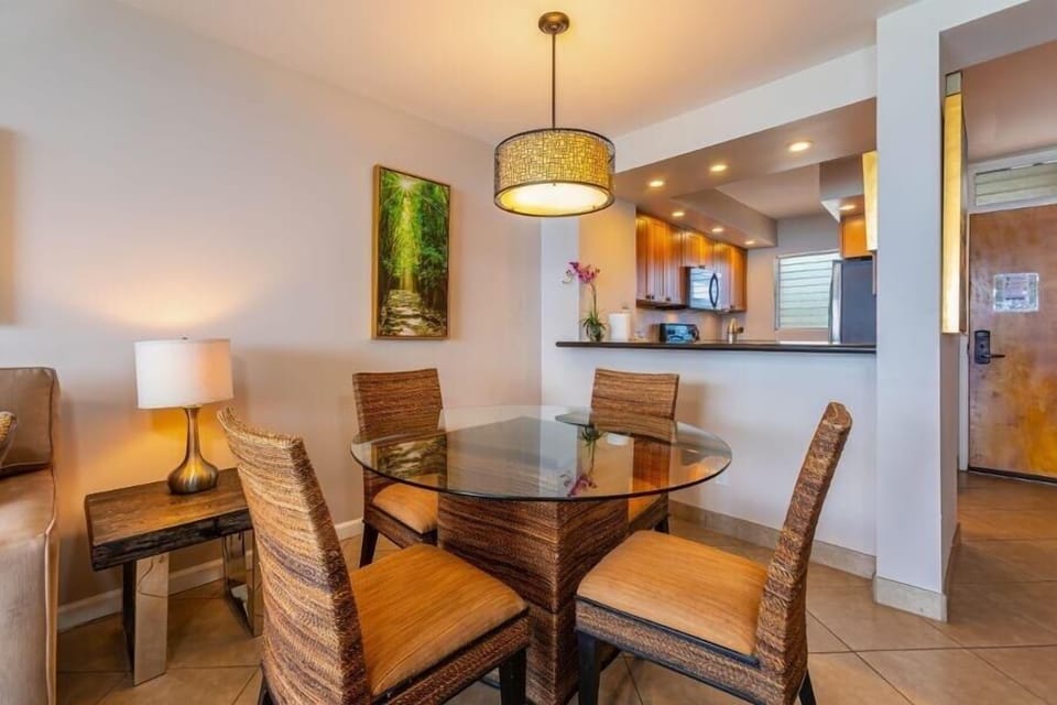 Condo, 2 Bedrooms | Dining