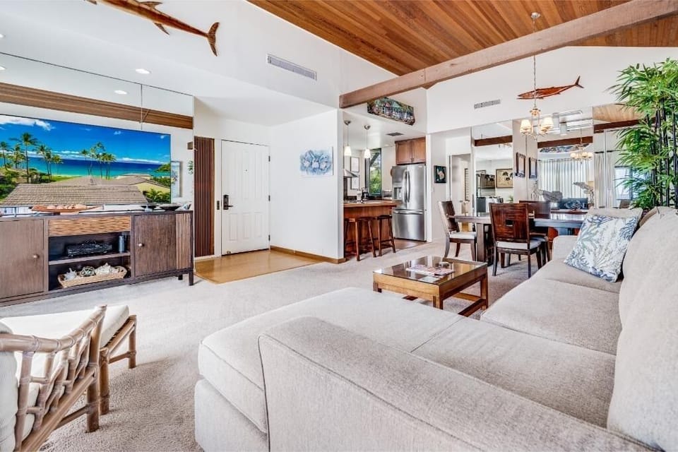 Condo, 1 Bedroom | Living area