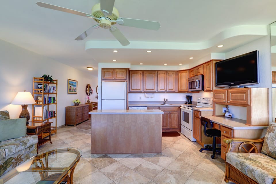 Condo, 1 Bedroom | Private kitchen | Coffee/tea maker, fridge, oven, toaster