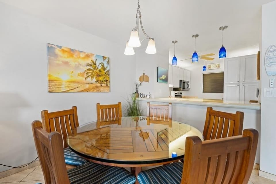 Condo, 3 Bedrooms | Dining