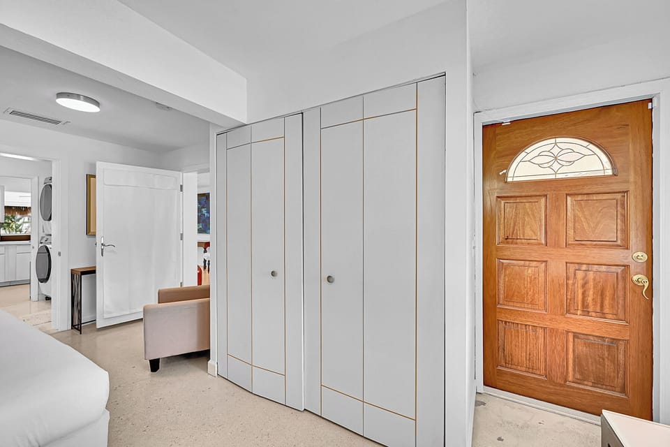 The Villa | Egyptian cotton sheets, premium bedding, in-room safe, laptop workspace