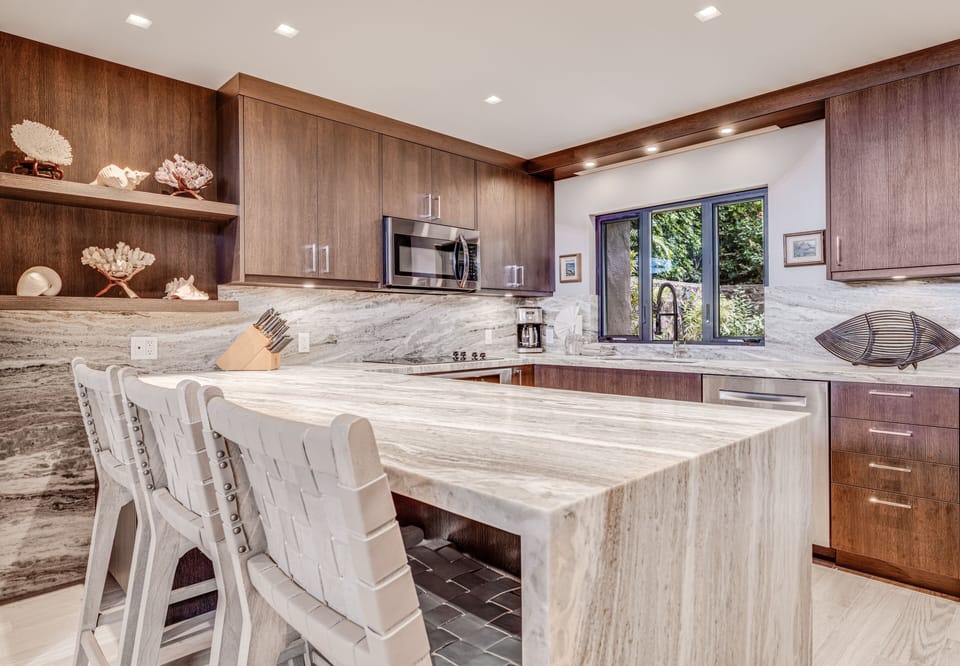Condo, 3 Bedrooms | Private kitchen | Coffee/tea maker, fridge, oven, toaster