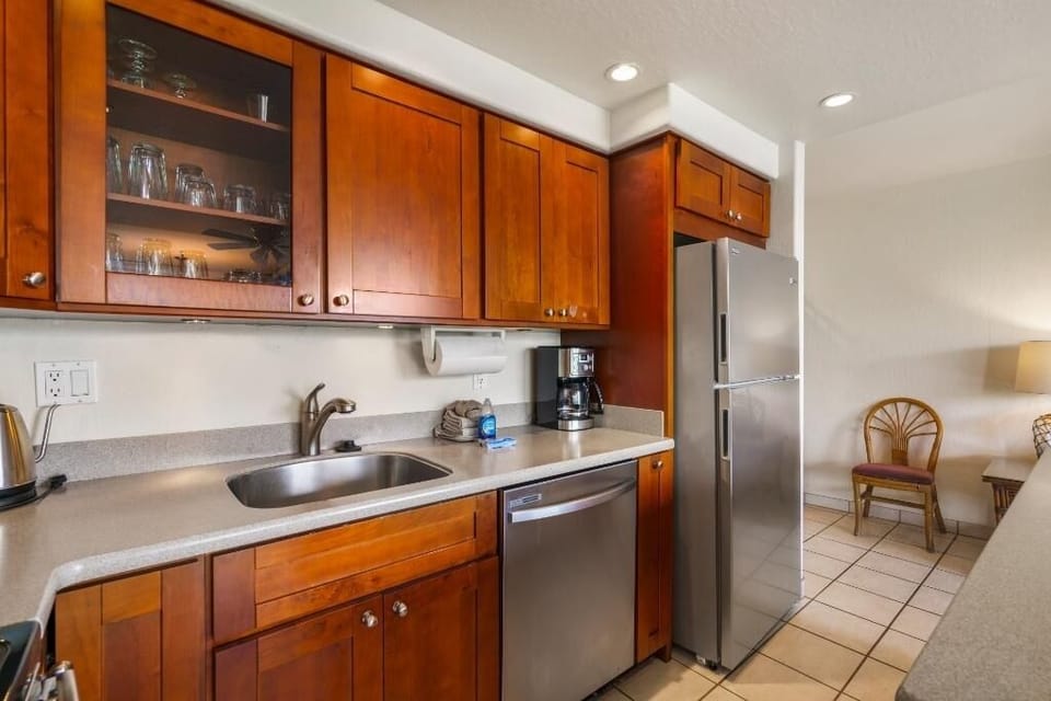 Condo, 1 Bedroom | Private kitchen | Coffee/tea maker, fridge, oven, toaster