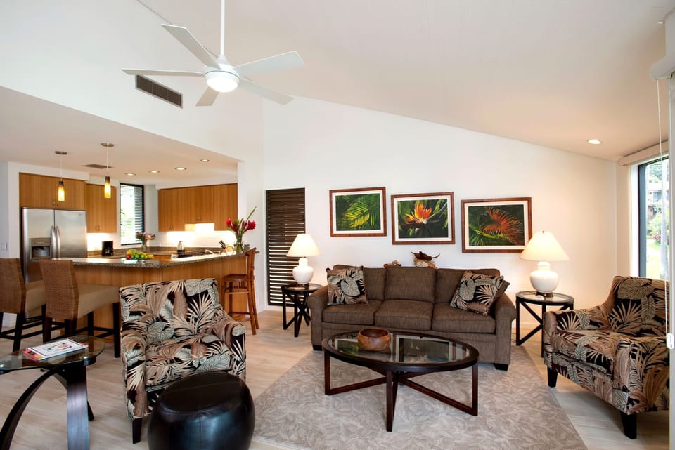 Condo, 2 Bedrooms | Living area | Smart TV