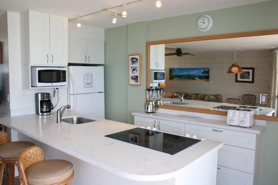 Condo, 2 Bedrooms | Private kitchen | Coffee/tea maker, fridge, oven, toaster