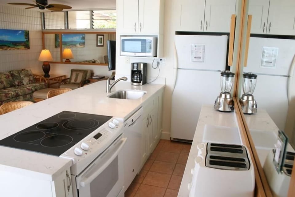 Condo, 2 Bedrooms | Private kitchen | Coffee/tea maker, fridge, oven, toaster