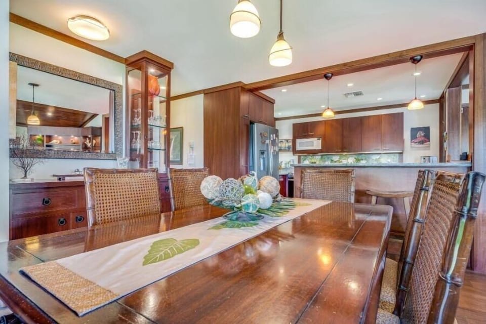 Condo, 2 Bedrooms | In-room dining