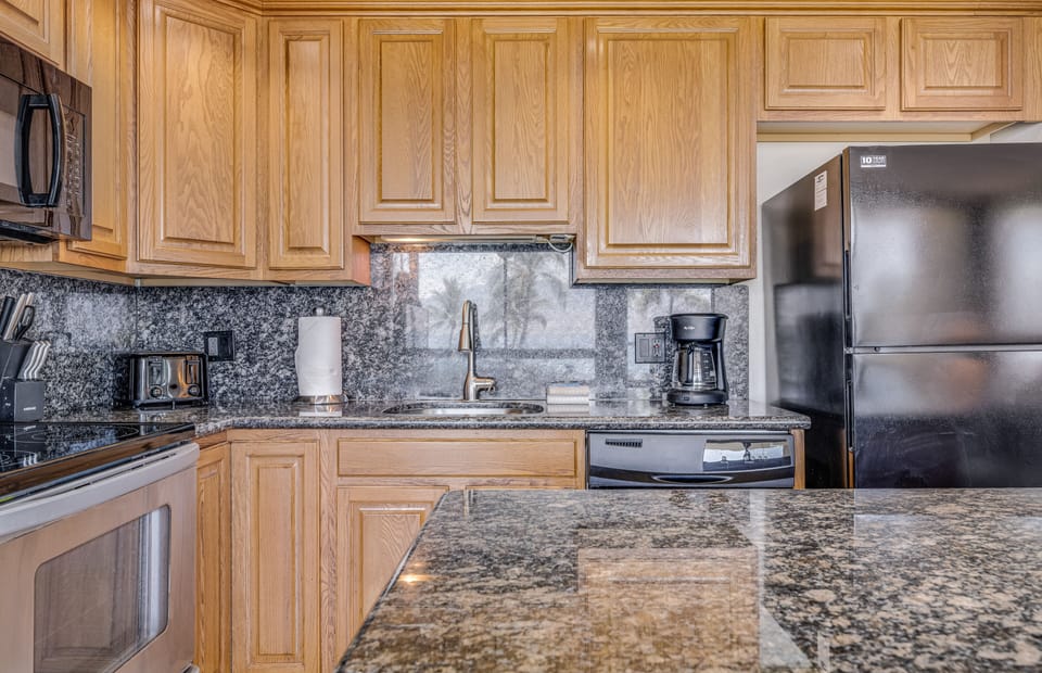Condo, 1 Bedroom | Private kitchen | Coffee/tea maker, fridge, oven, toaster