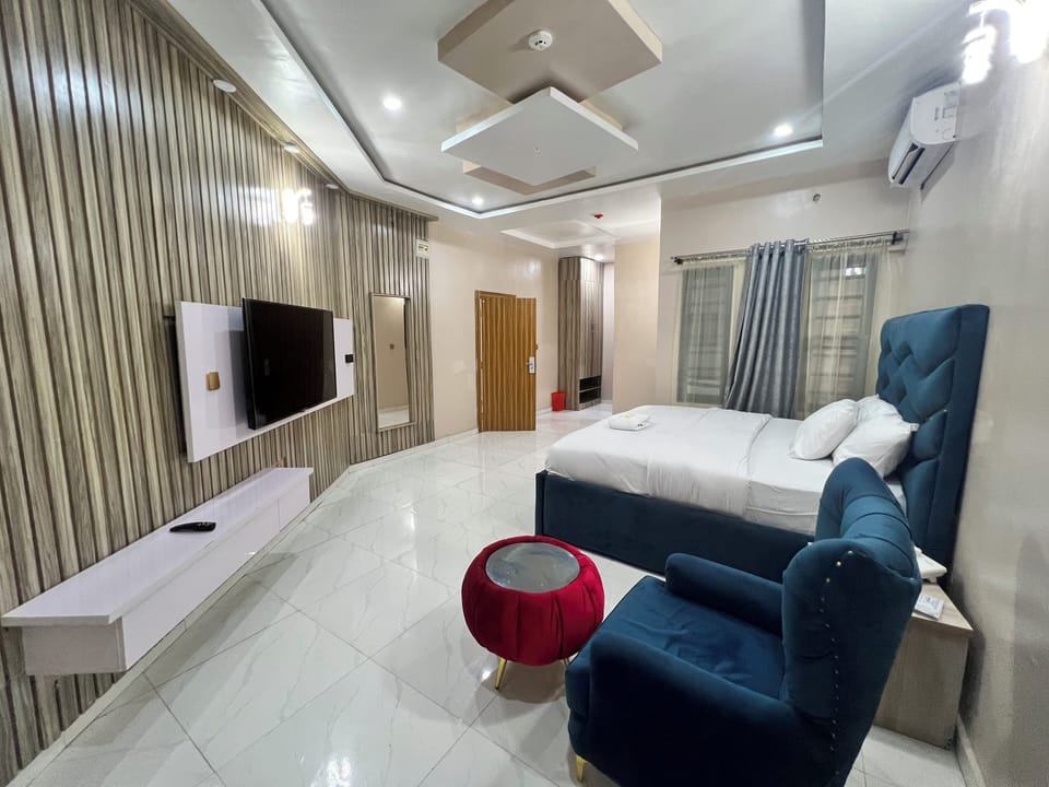 Standard Studio | In-room safe, individually decorated, individually furnished