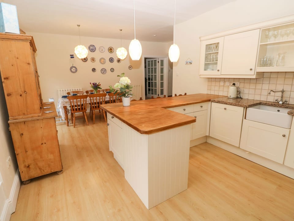 Fridge, dishwasher, electric kettle, toaster