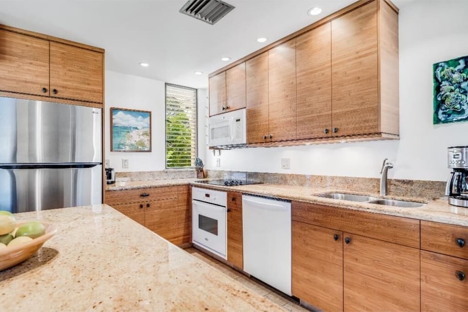 Condo, 1 Bedroom | Private kitchen | Coffee/tea maker, fridge, oven, toaster