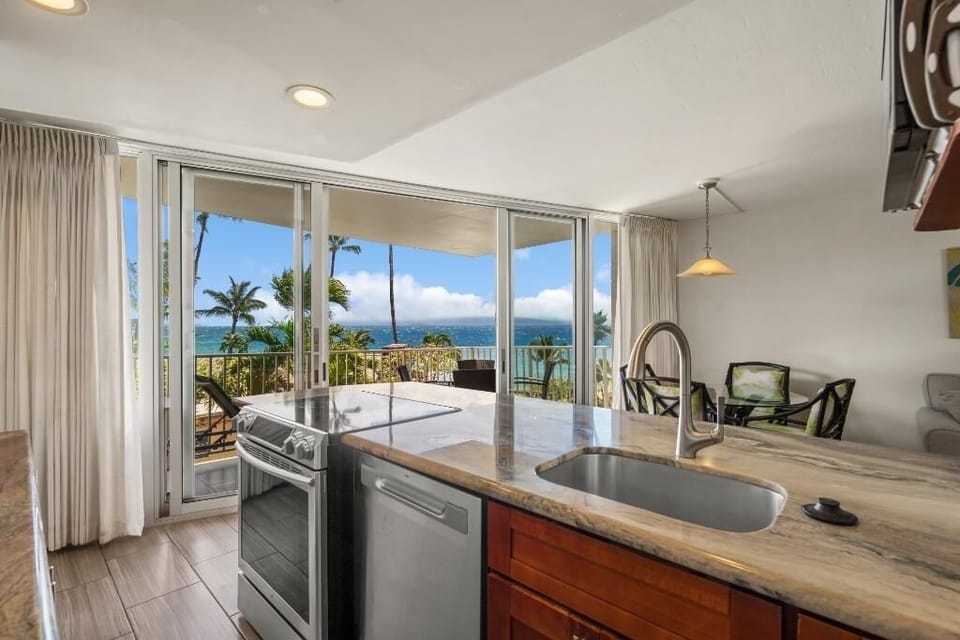 Condo, 2 Bedrooms | Interior