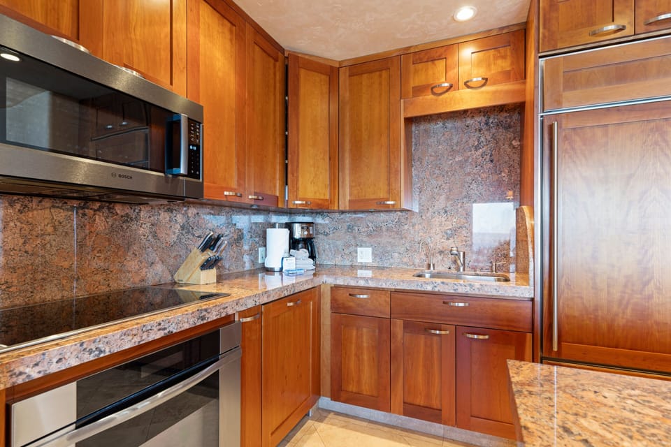 Condo, 2 Bedrooms | Private kitchen | Coffee/tea maker, fridge, toaster