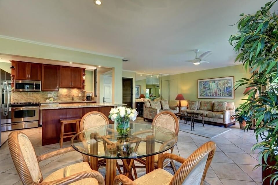 Condo, 1 Bedroom | Dining