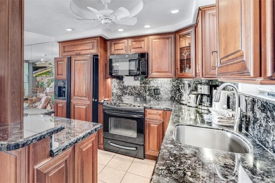 Condo, 2 Bedrooms | Private kitchen | Coffee/tea maker, fridge, oven, toaster