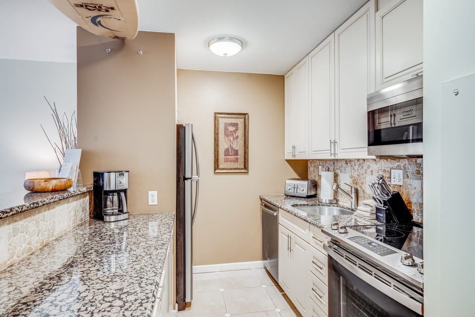 Condo, 1 Bedroom | Private kitchen | Coffee/tea maker, fridge, oven, toaster
