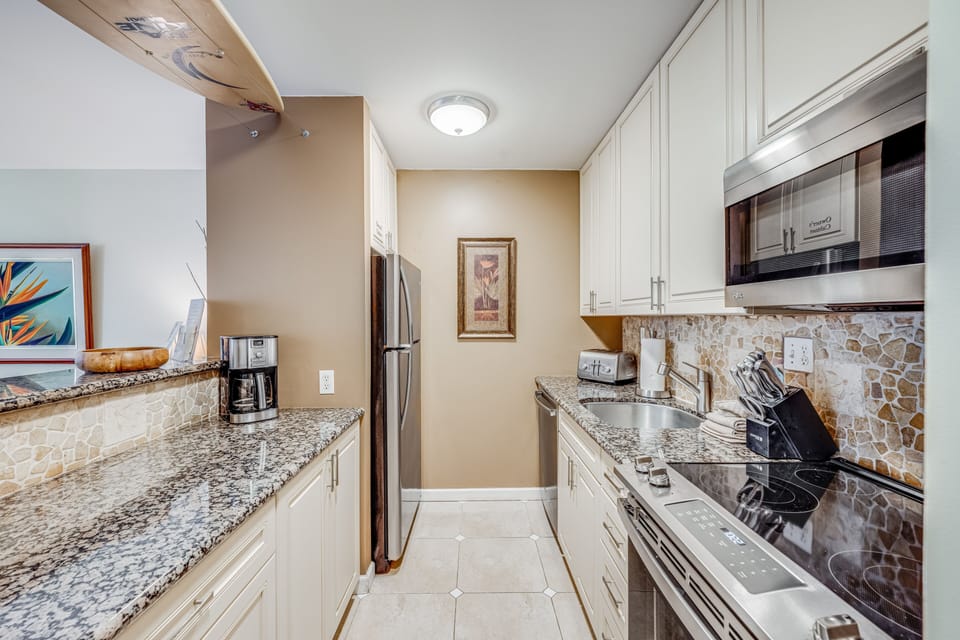 Condo, 1 Bedroom | Private kitchen | Coffee/tea maker, fridge, oven, toaster