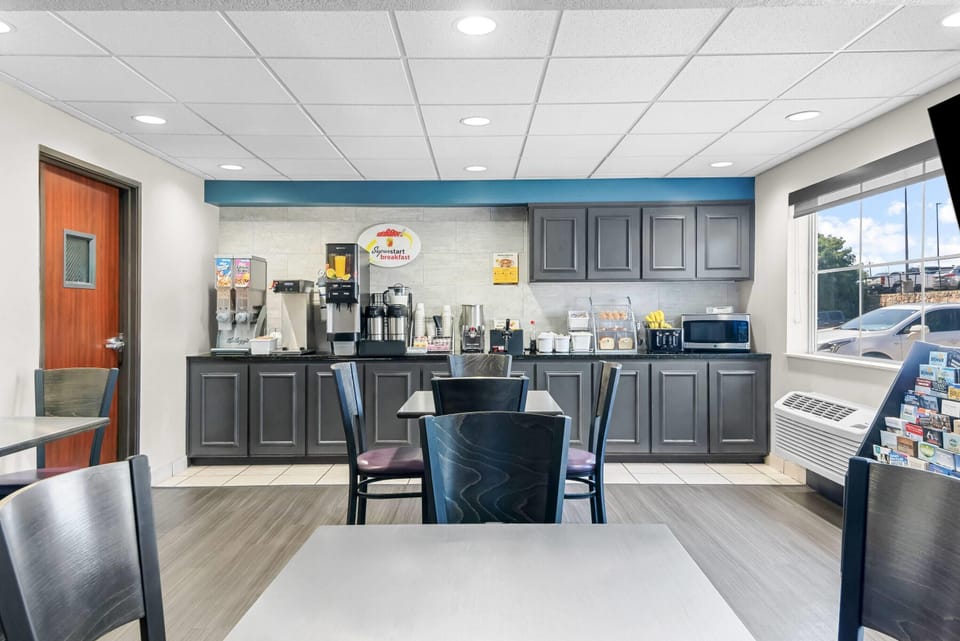 Free daily on-the-go breakfast