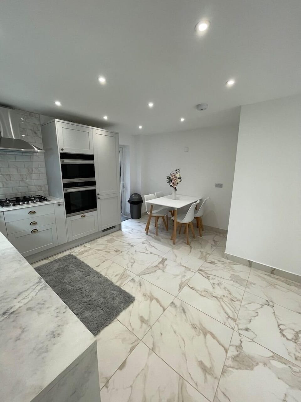 House | Private kitchen | Full-size fridge, microwave, oven, stovetop