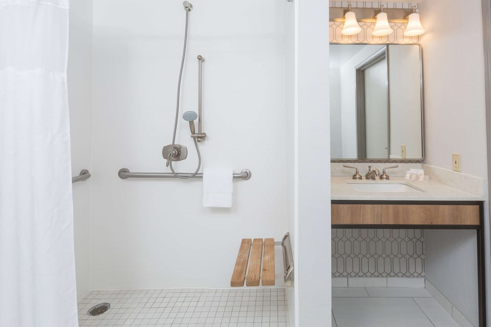 Room, 1 King Bed, Accessible | Bathroom shower