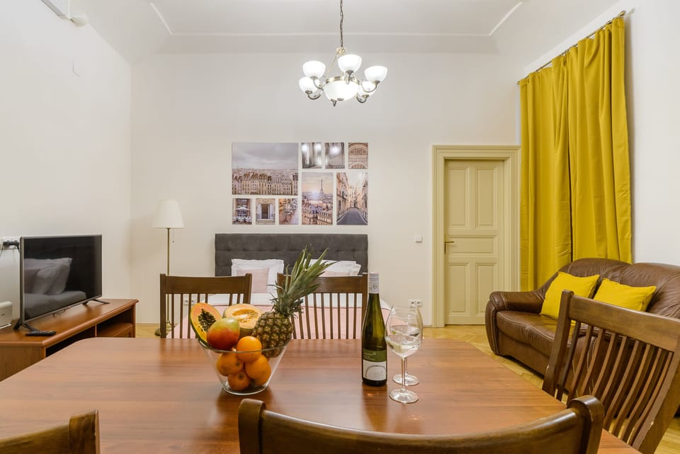 Classic Apartment | Living area | 50-cm Smart TV with digital channels, TV, pay movies