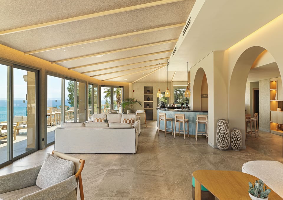 4 bars/lounges, poolside bar, beach bar