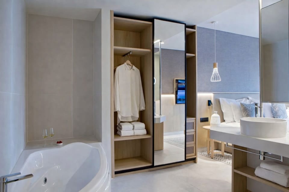 Two Bedroom Panoramic Suite Sea View with Private Pool & Hot Tub | Bathroom | Shower, rainfall showerhead, designer toiletries, hair dryer