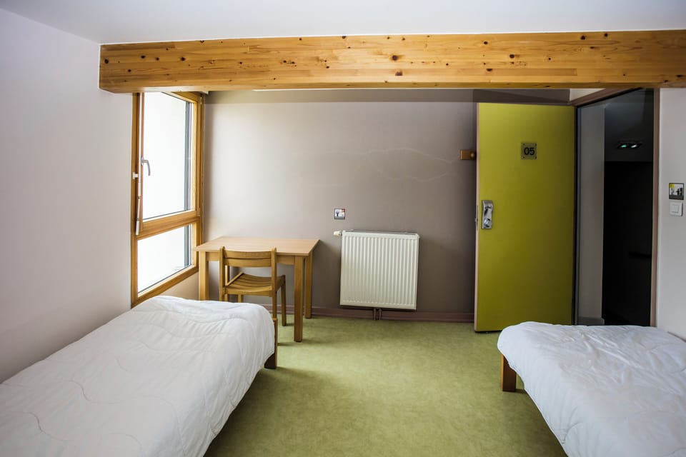 Twin Room with Ensuite Bathroom | Soundproofing