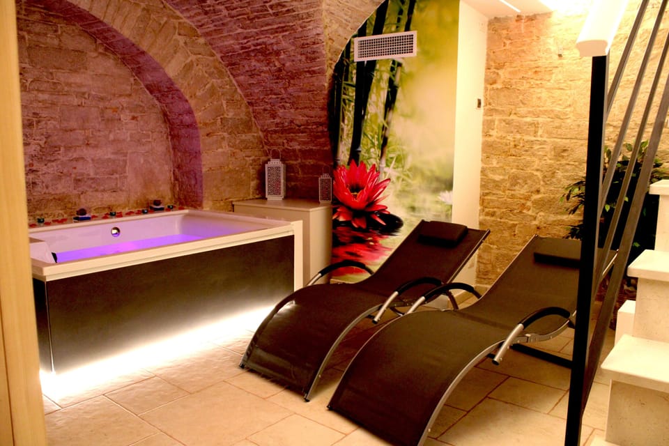 Private spa tub