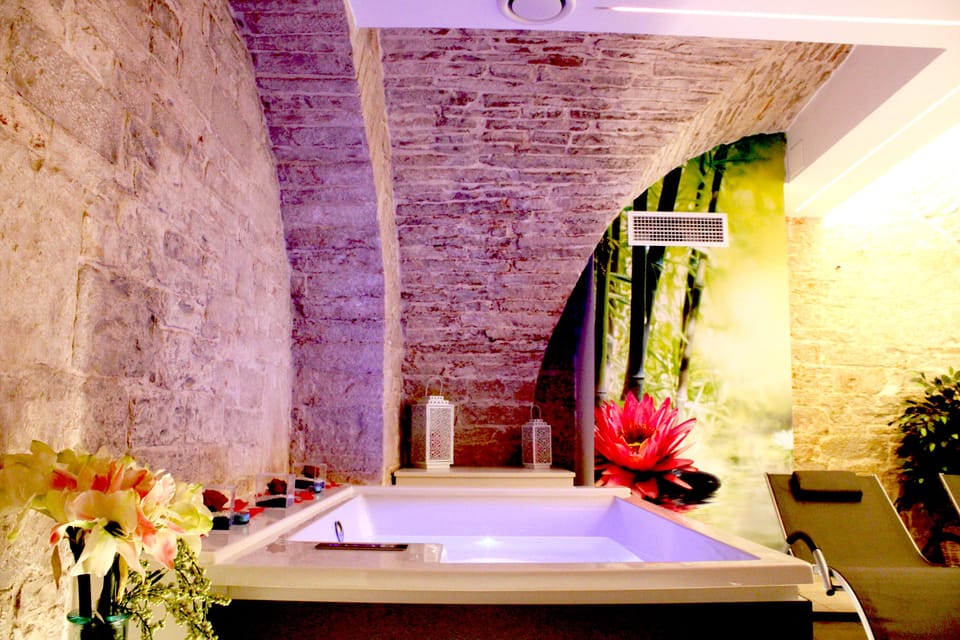 Private spa tub